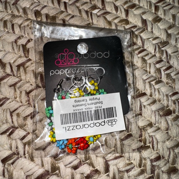 Flower Earrings - Picture 2 of 2